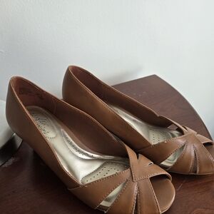 Dexflex Comfort Tan Peep-Toe Heels